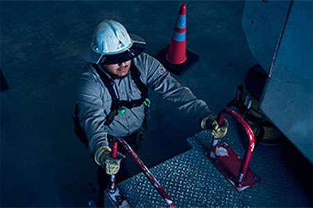 Delivering Energy Lineworker Lee