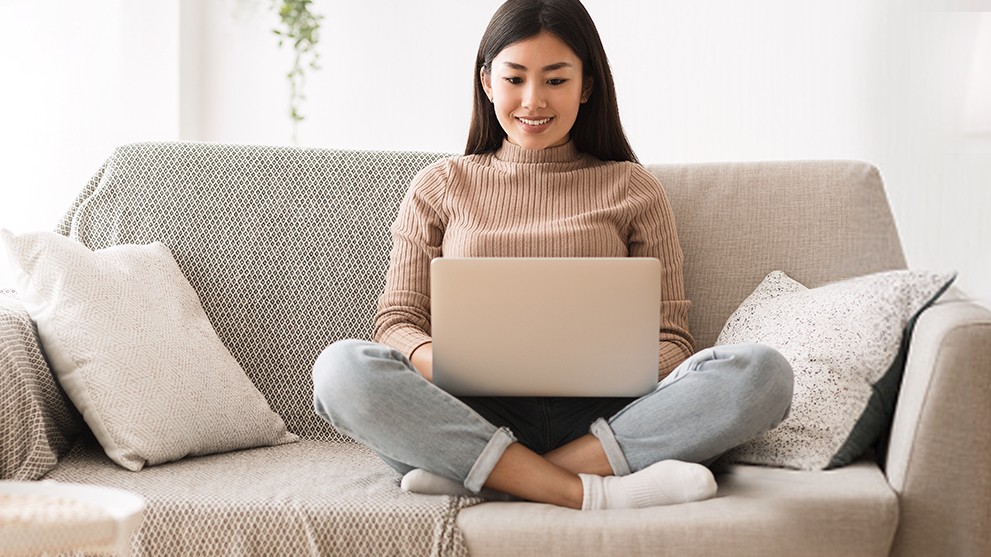 woman comparing rate plans